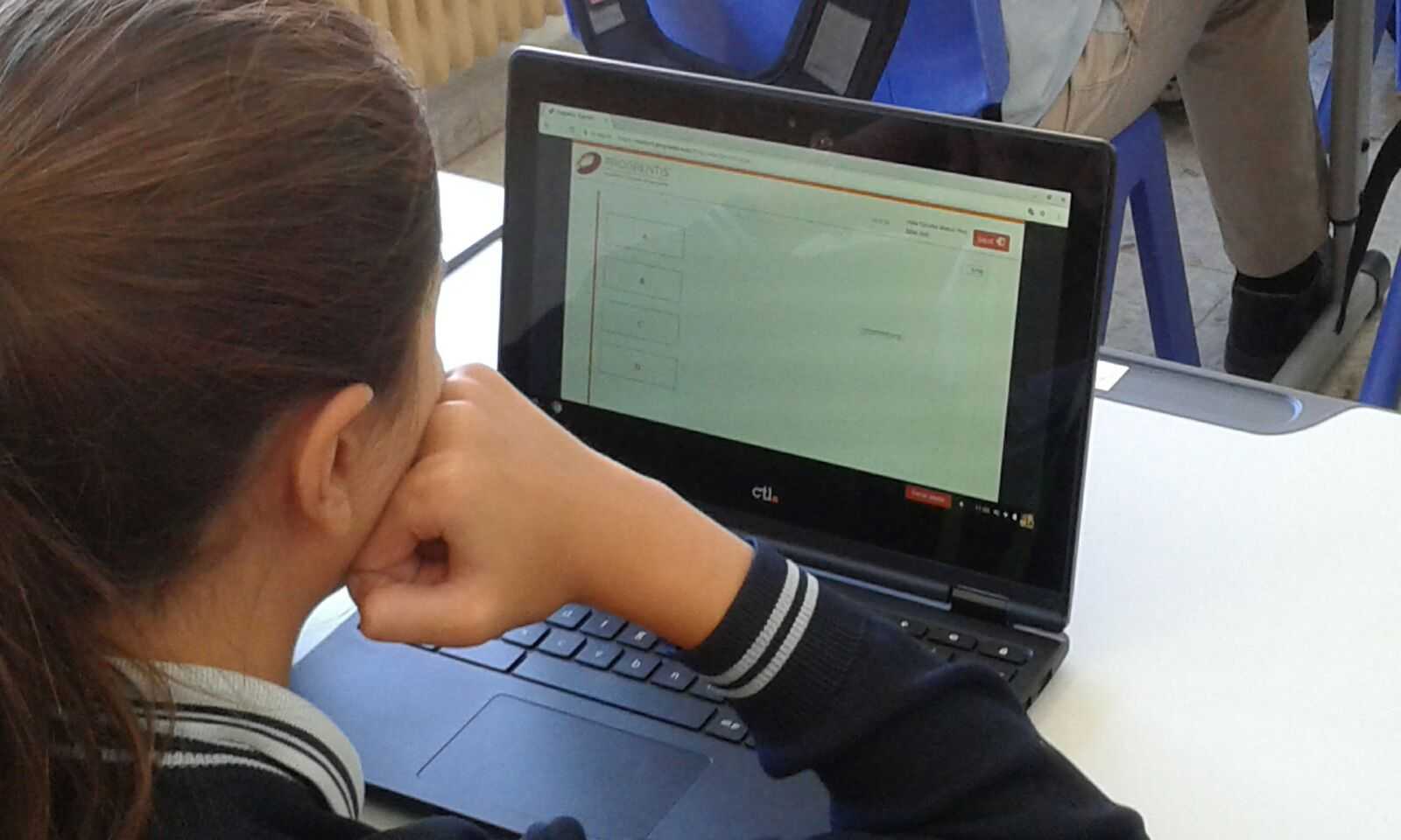 Alumnos de  1ºESO usan Chromebook para Progrentis